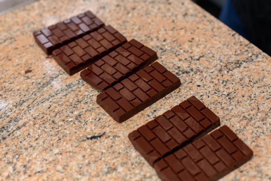 Image du carousel qui illustre: Créez votre tablette de chocolat à partir de la fève à Montfort-l'Amaury