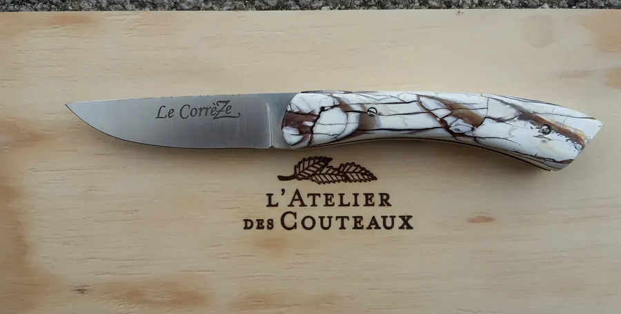 Image du carousel qui illustre: Le Couteau De Corrèze à Collonges-la-Rouge