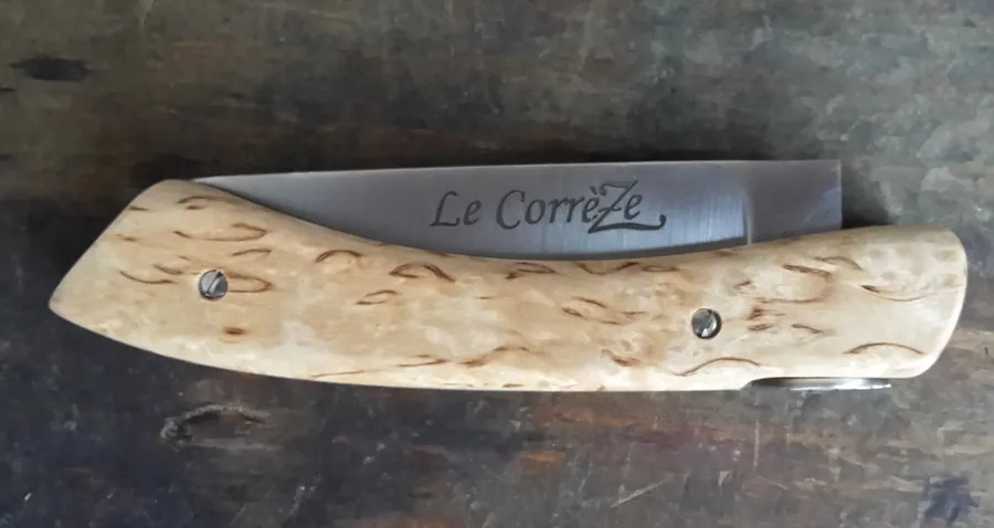 Image du carousel qui illustre: Le Couteau De Corrèze à Collonges-la-Rouge