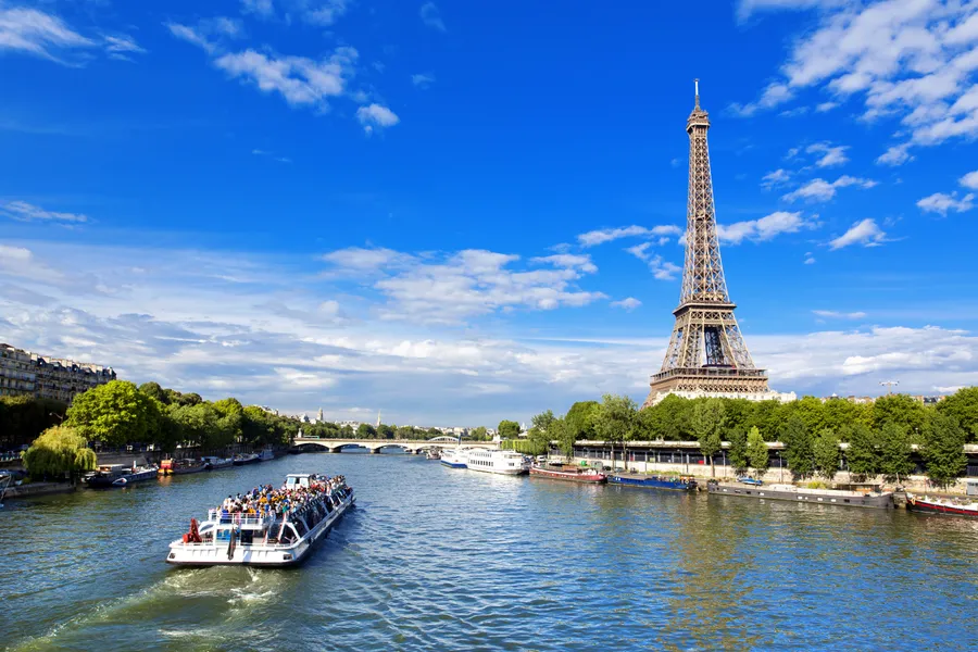 Image du carousel qui illustre: Bateaux Parisiens à Paris