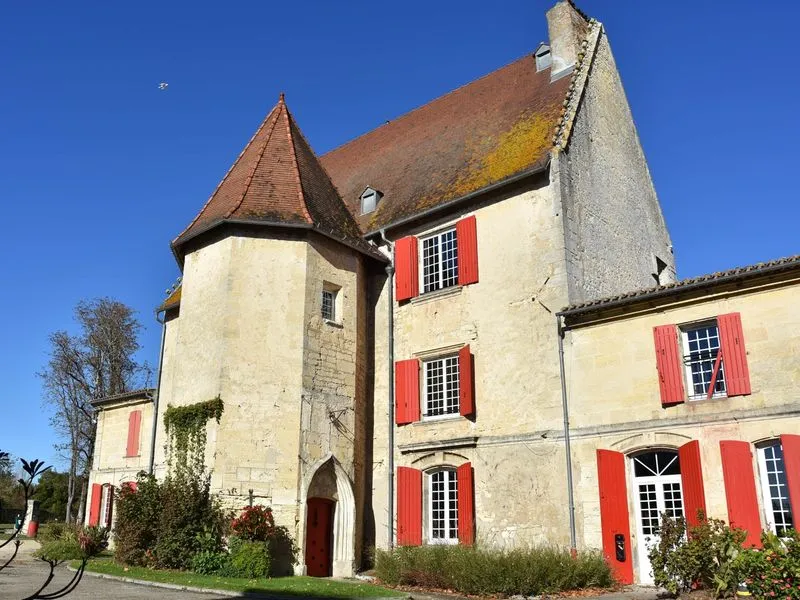 Image du carousel qui illustre: Le Château Robillard et son parc à Saint-André-de-Cubzac