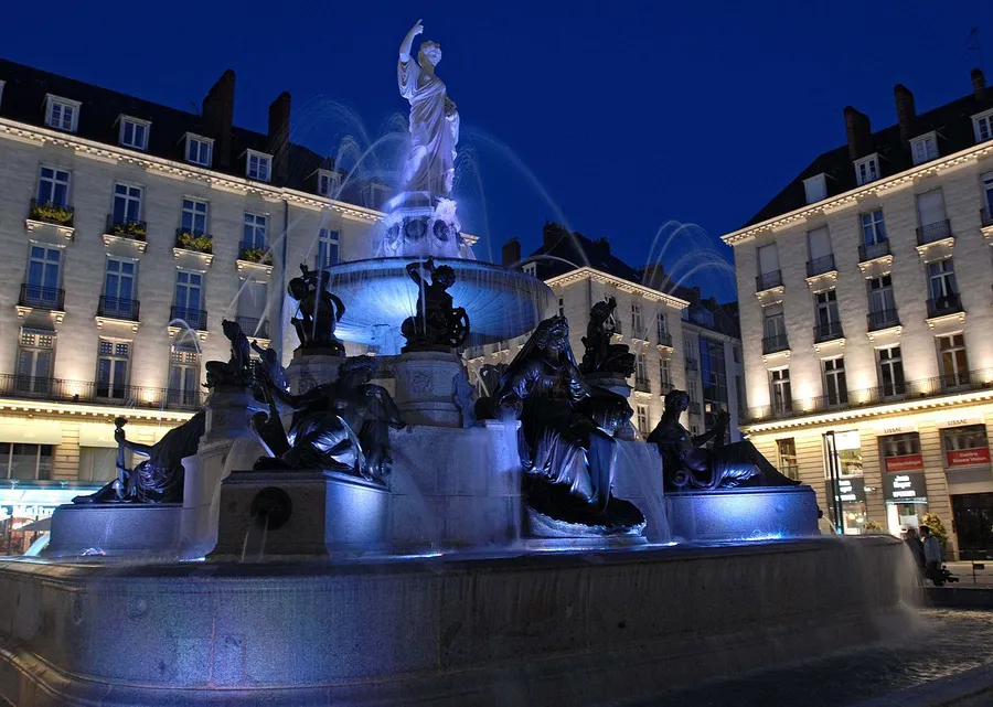 Image du carousel qui illustre: Place Royale à Nantes