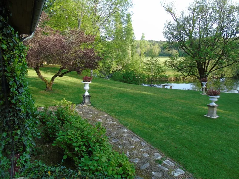 Image du carousel qui illustre: Les Jardins Tranquilles à Brantôme en Périgord