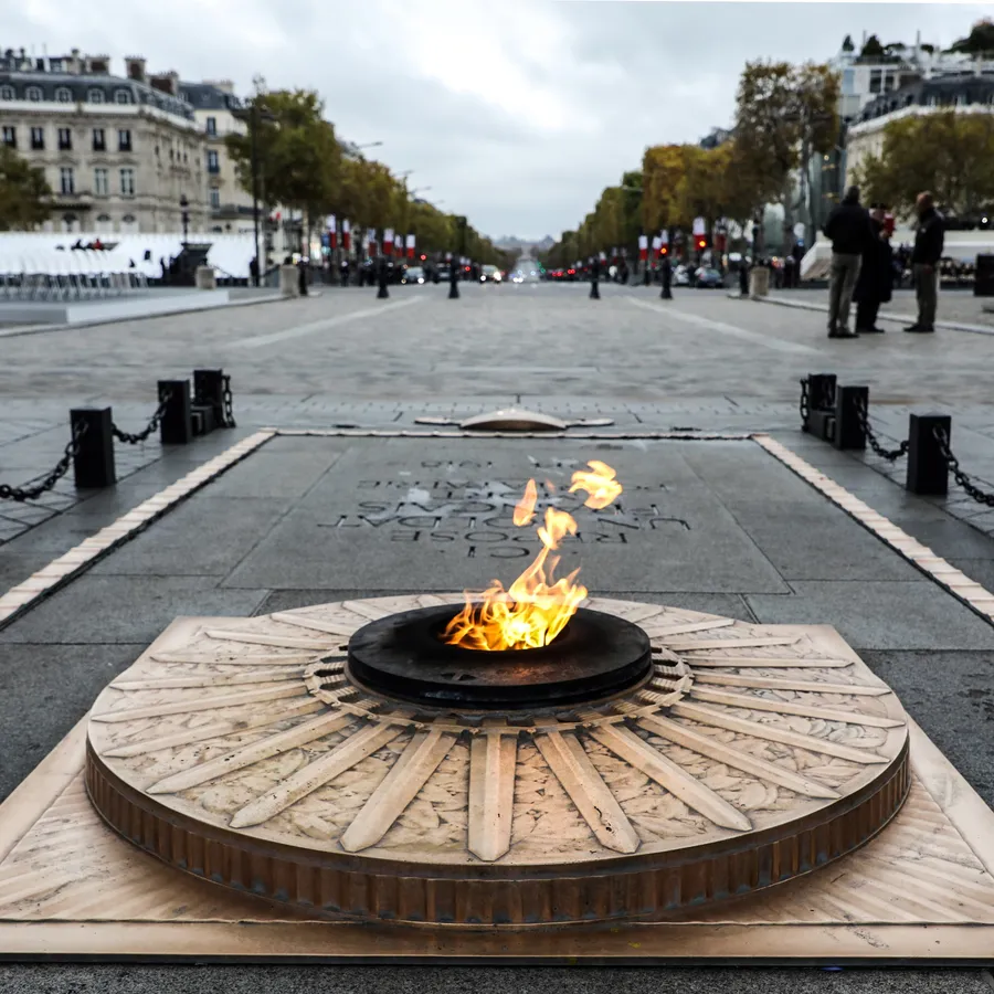 Image du carousel qui illustre: La Tombe du Soldat Inconnu à Paris