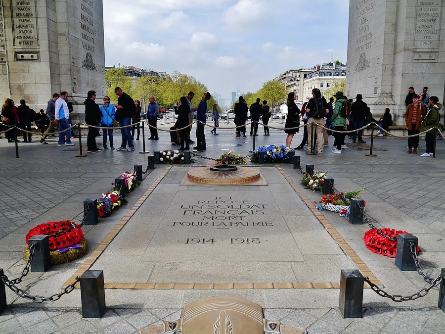 Image du carousel qui illustre: La Tombe du Soldat Inconnu à Paris