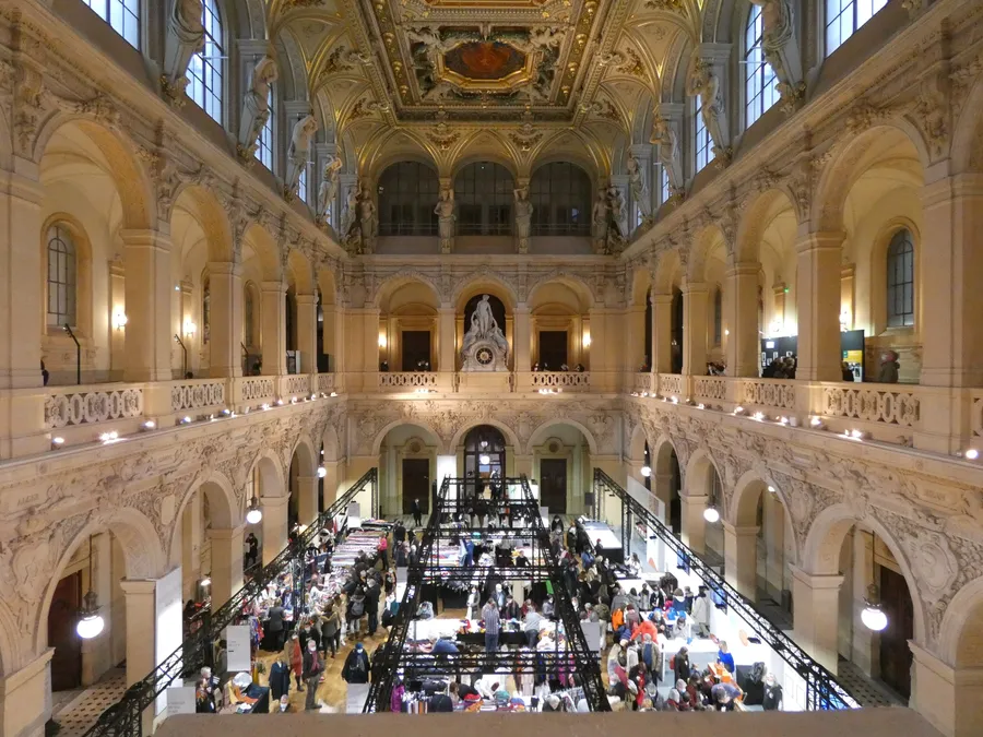 Image du carousel qui illustre: Palais de la Bourse à Lyon