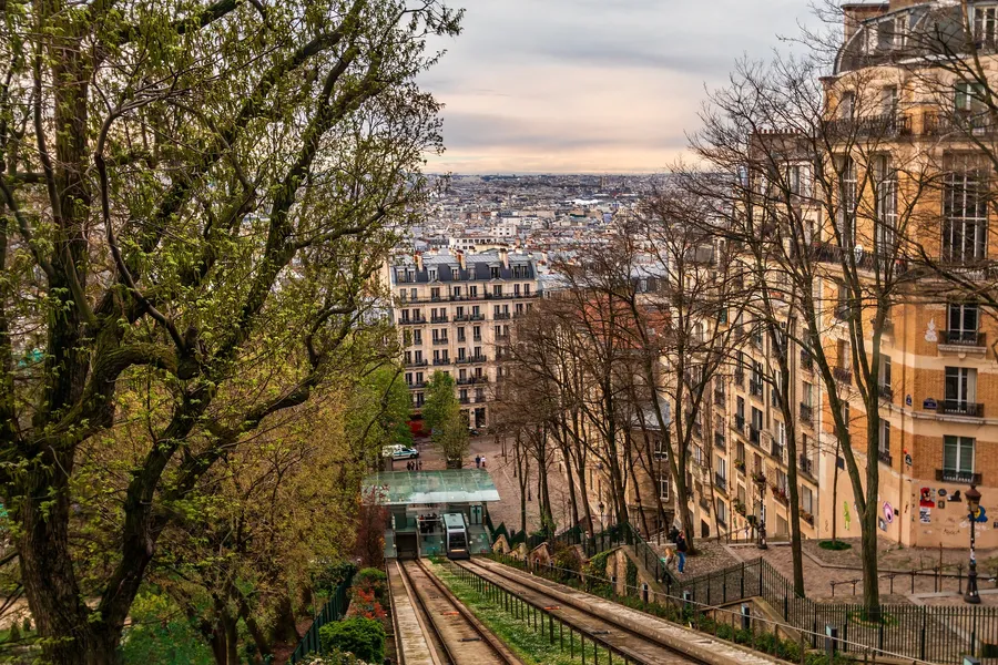 Image du carousel qui illustre: Quartier Montmartre à Paris