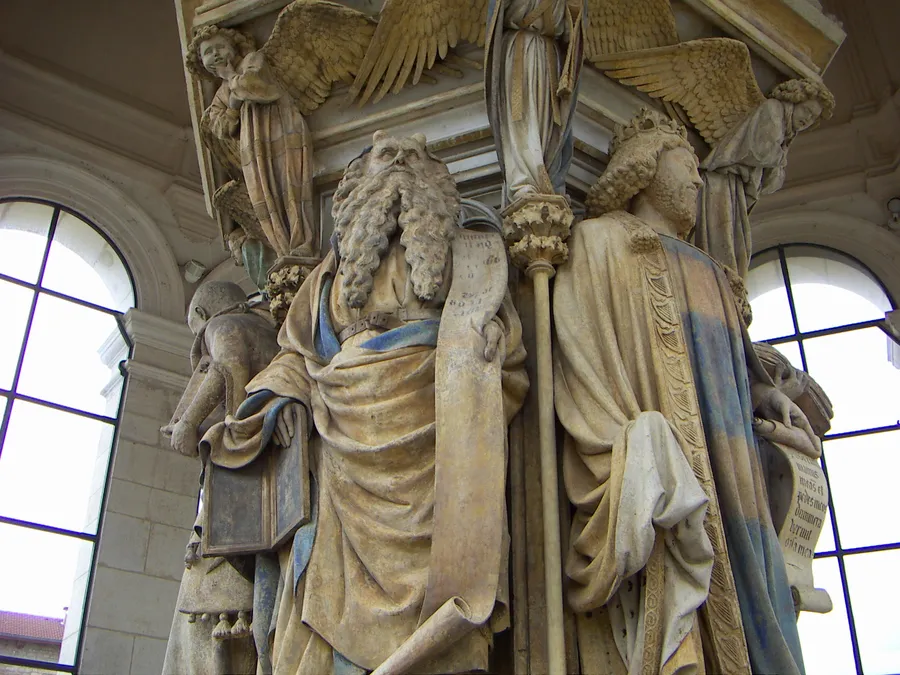 Image du carousel qui illustre: Le Puits de Moïse à Dijon