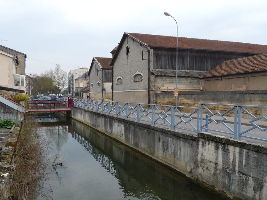 Image du carousel qui illustre: Le canal des usines à Bar-le-Duc