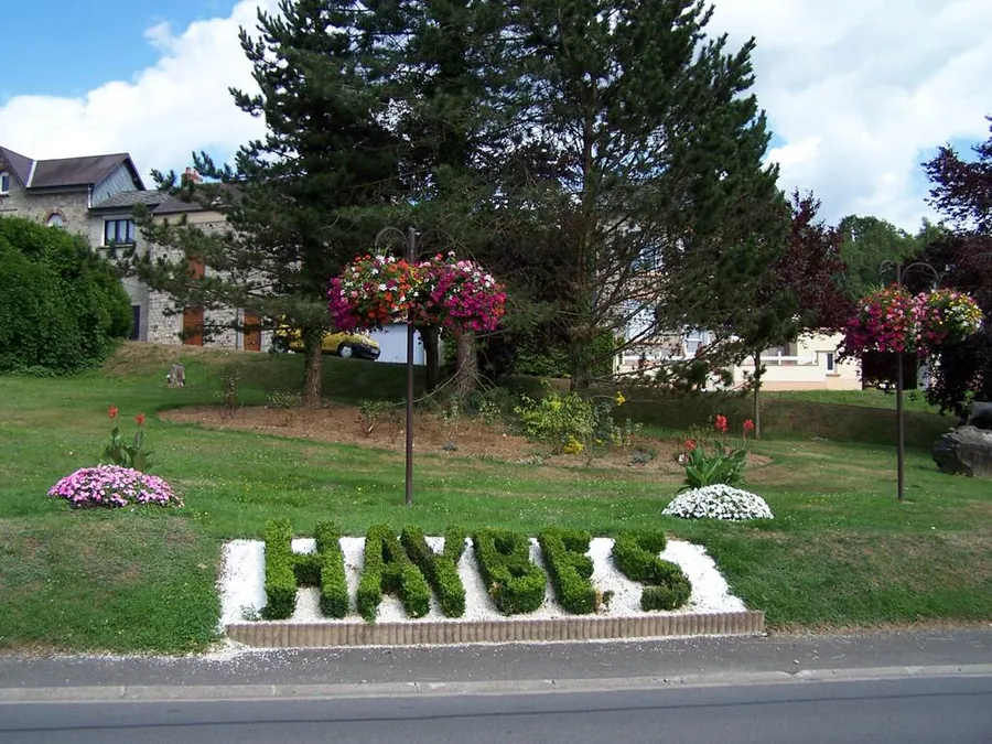 Image du carousel qui illustre: Haybes, Ville Fleurie "3 Fleurs" à Haybes