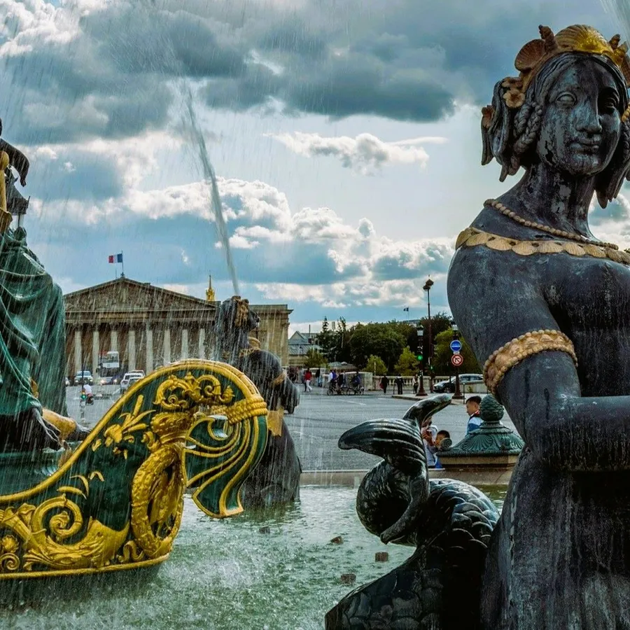 Image du carousel qui illustre: Paris : Visite guidée à vélo des trésors de la ville à Paris