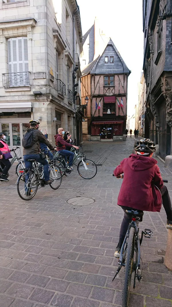Image du carousel qui illustre: Tours À Vélo à Tours