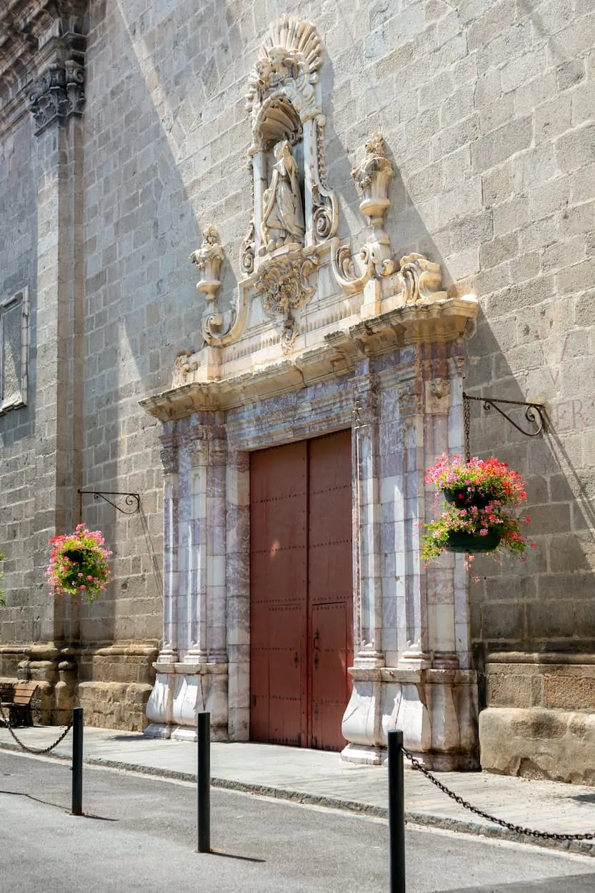 Image du carousel qui illustre: Eglise Saint Etienne Et Sa Facade à Ille-sur-Têt