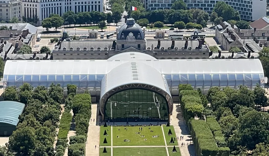 Image du carousel qui illustre: Grand Palais Éphémère à Paris