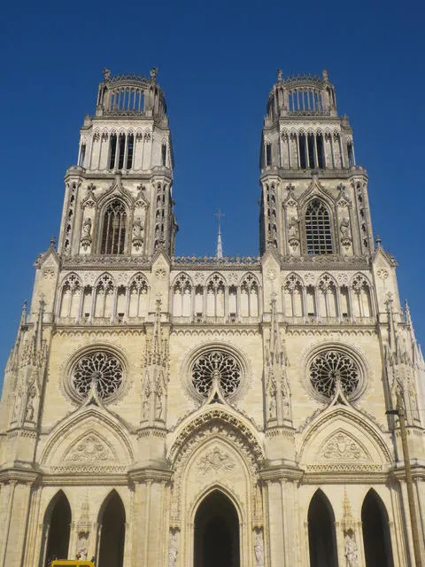 Image du carousel qui illustre: Cathédrale Sainte-croix à Orléans