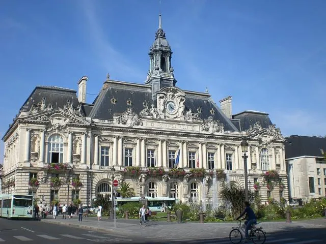Image qui illustre: Hôtel de Ville de Tours