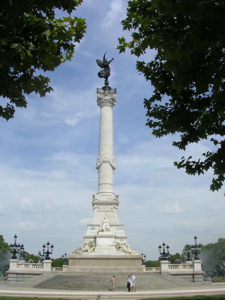 Image du carousel qui illustre: Monument aux Girondins à Bordeaux