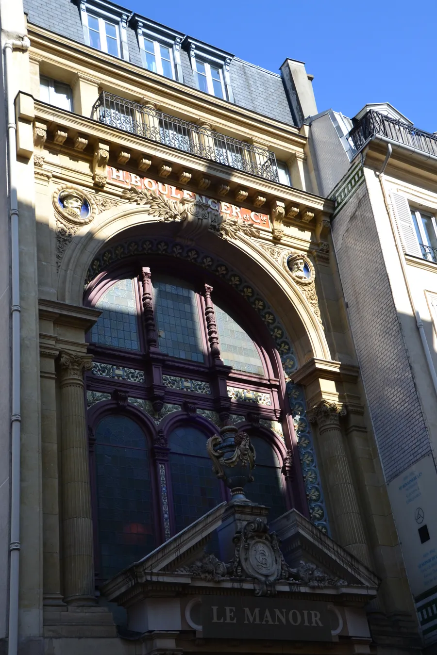 Image du carousel qui illustre: Le Manoir de Paris à Paris