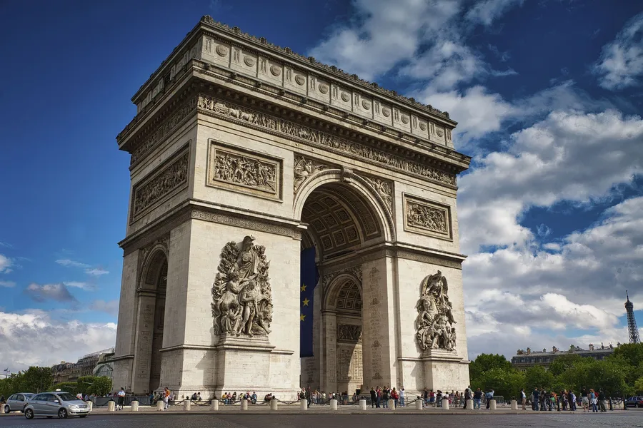 Image du carousel qui illustre: Arc de Triomphe à Paris