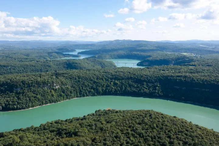 Image qui illustre: Lac de Vouglans