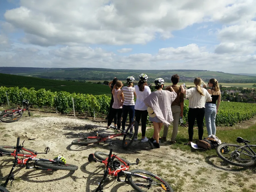 Image du carousel qui illustre: Sacré Wine Tour à Trois-Puits