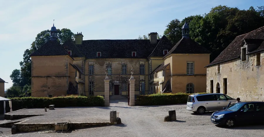 Image du carousel qui illustre: Château d'Entre-Deux-Monts à Nuits-Saint-Georges