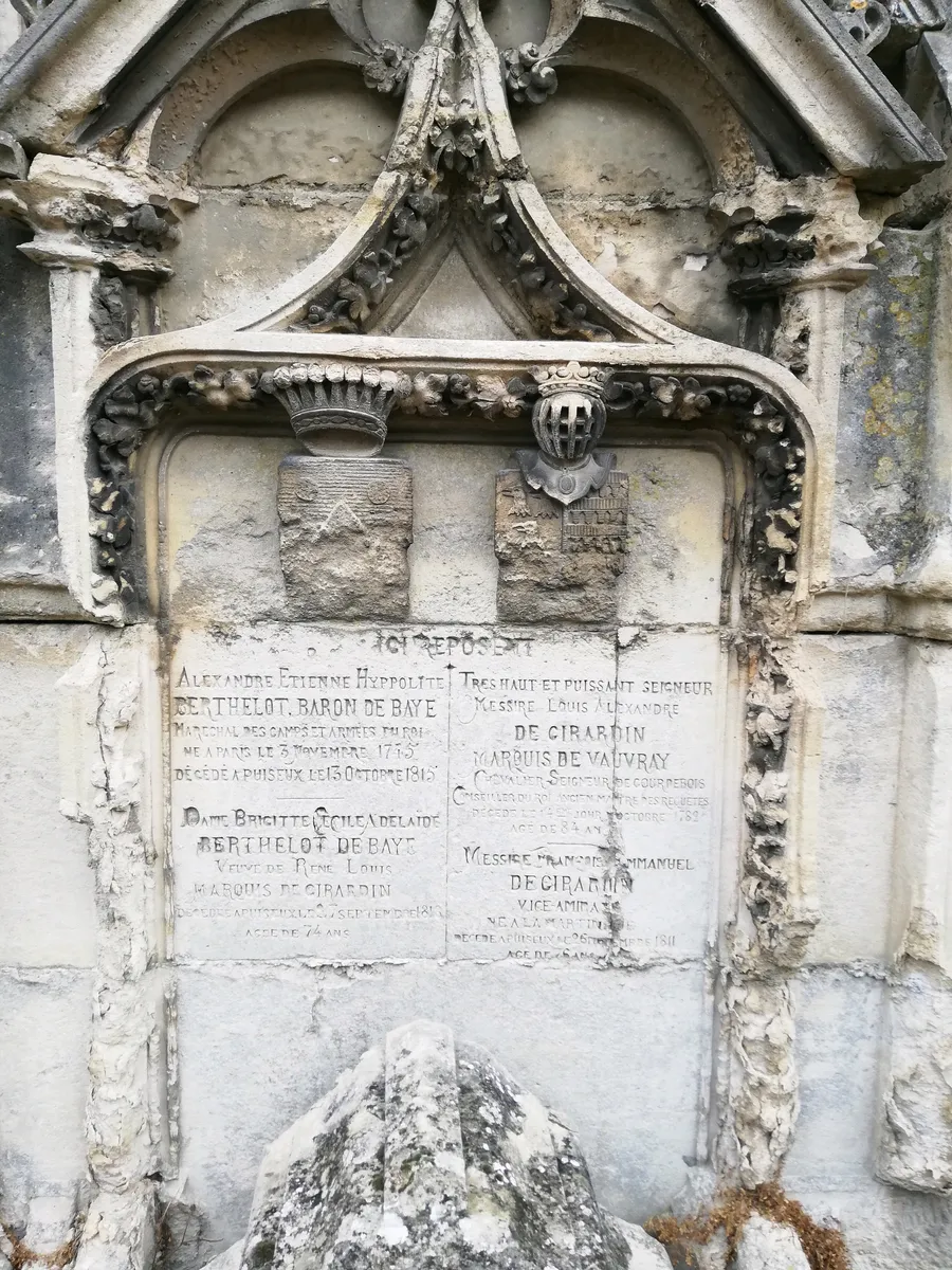 Image du carousel qui illustre: Monument funeraire à Puiseux-Pontoise