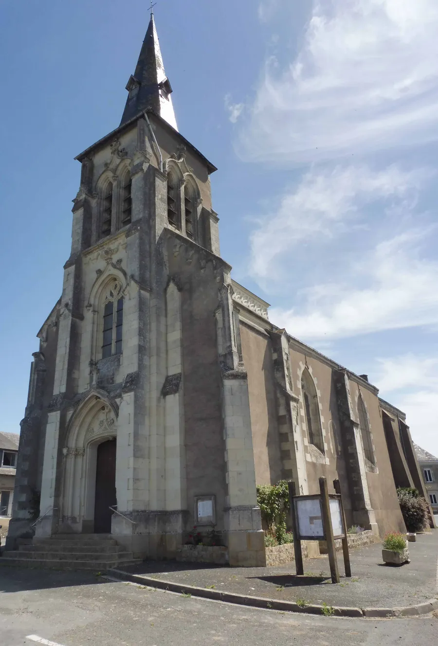 Image du carousel qui illustre: Eglise Saint-martin De Vertou - Querré à Les Hauts-d'Anjou