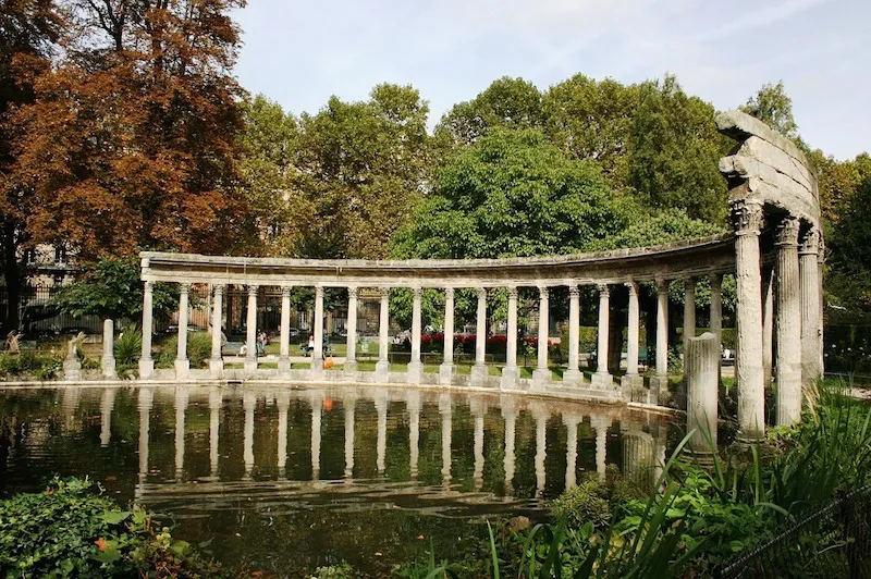 Image du carousel qui illustre: Parc Monceau à Paris