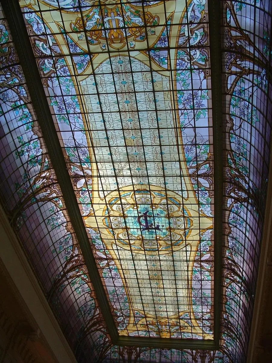Image du carousel qui illustre: Verrière Art Nouveau Du Crédit Lyonnais à Nancy
