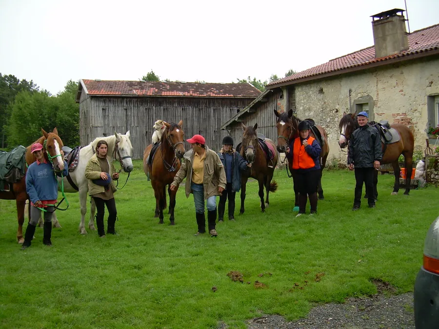 Image du carousel qui illustre: Randonnées Equestres De Claverie à Saint-Sauveur-de-Meilhan