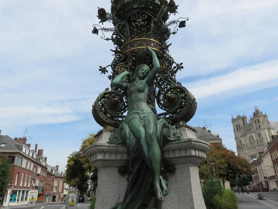 Image du carousel qui illustre: Horloge Dewailly et Marie-sans-chemise à Amiens