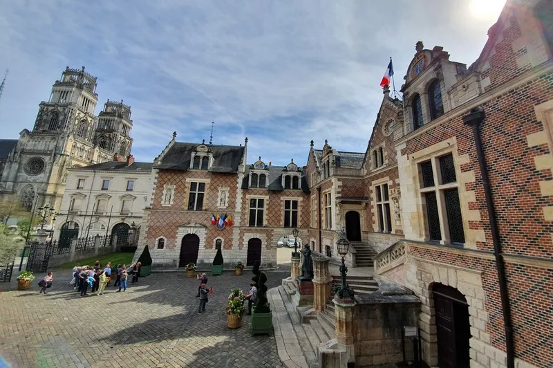 Image du carousel qui illustre: Hôtel Groslot à Orléans