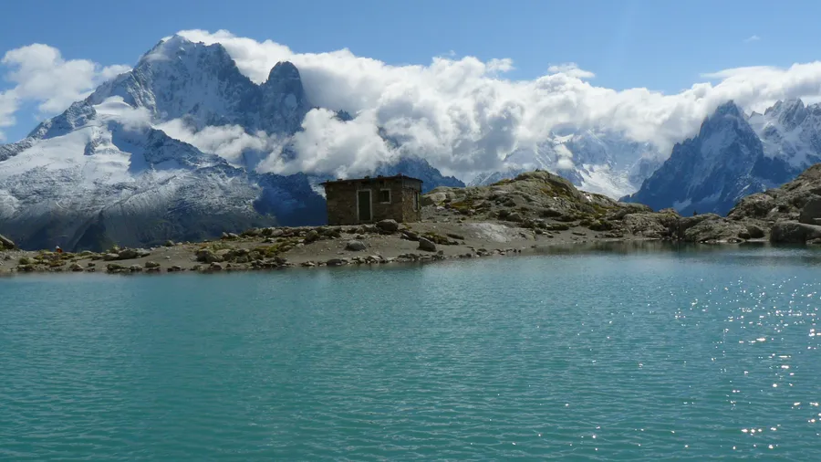 Image du carousel qui illustre: Lac Blanc (aiguilles Rouges) à Chamonix-Mont-Blanc