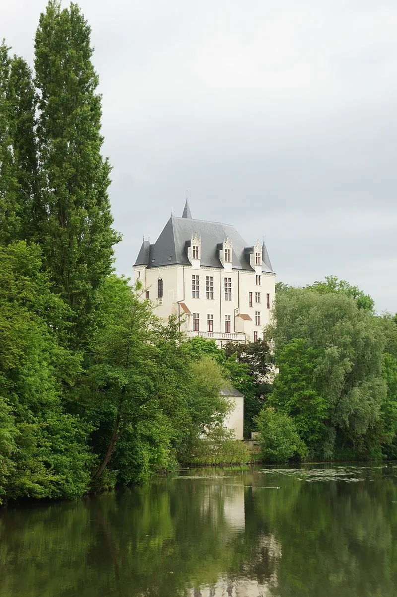 Image du carousel qui illustre: Chateau de Raoul à Châteauroux